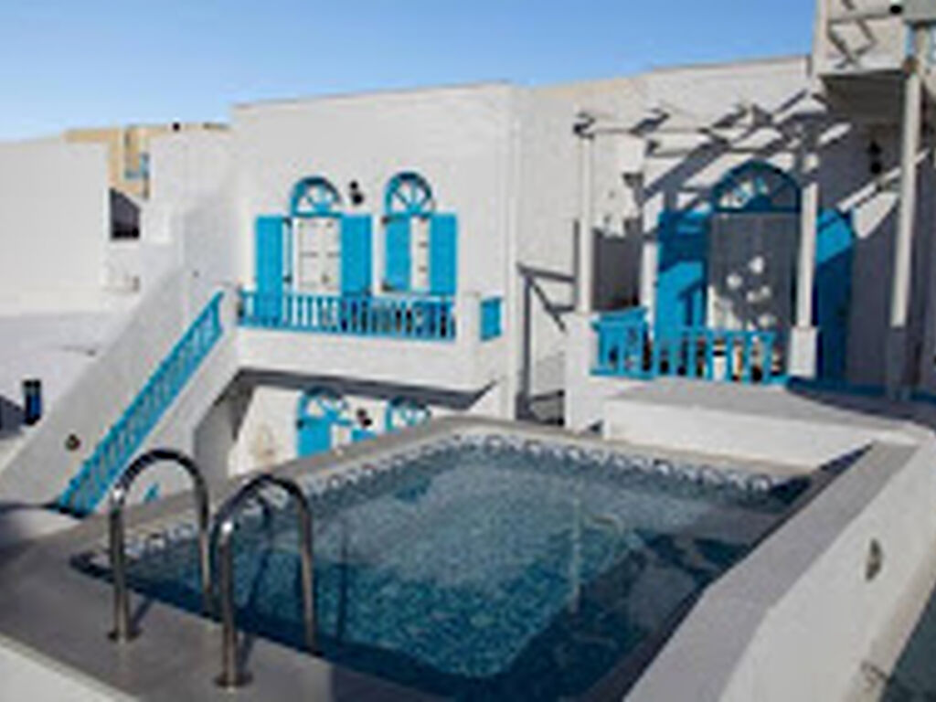 Vallas Apartments