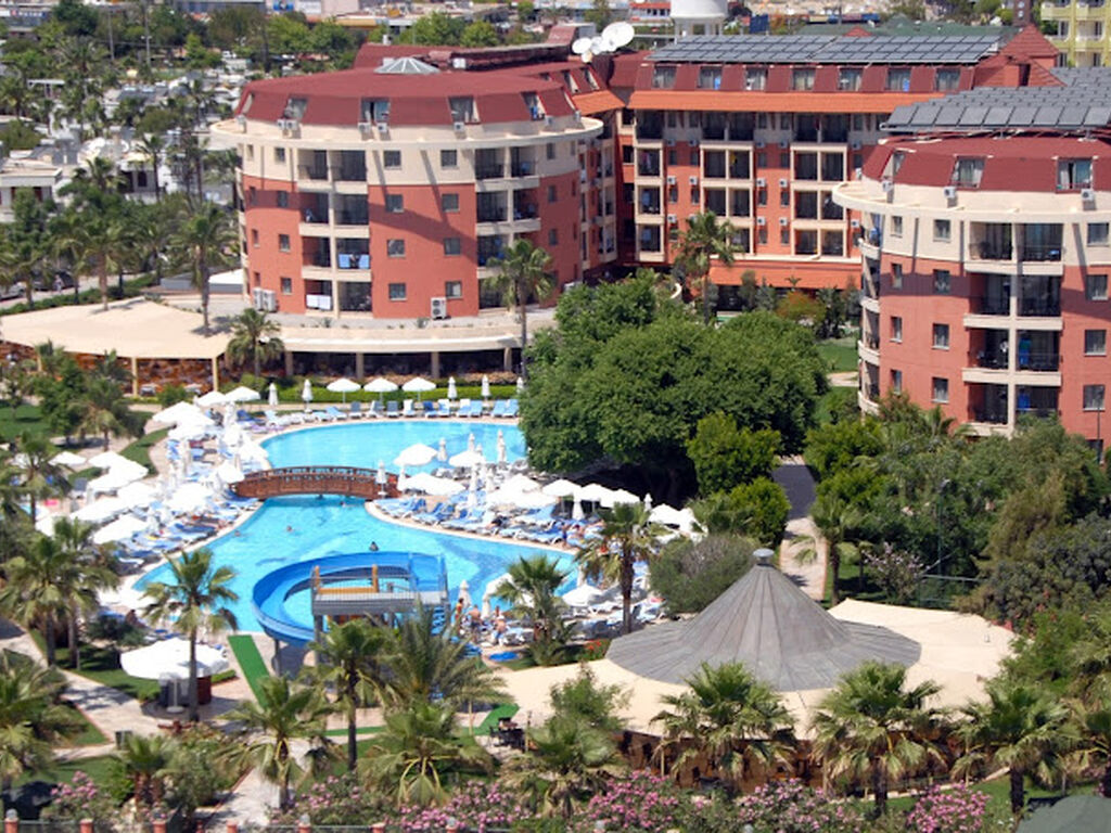 Palmeras Beach Hotel
