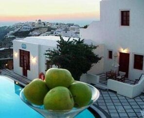 Nikos Villas