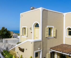 Santorini Suite Home
