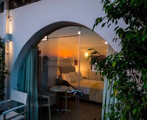 Kratiras View Luxury Suites