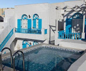 Vallas Apartments